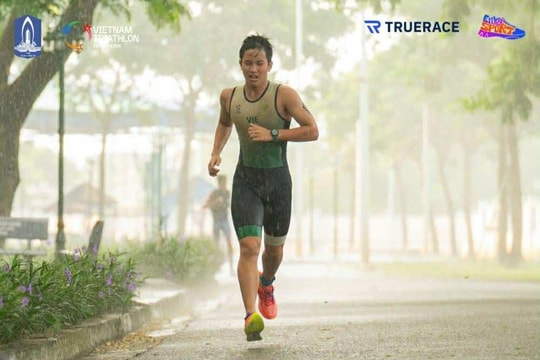 Học sinh trường chuyên Trần Nguyên Chương vô địch tại giải Triathlon TP.HCM