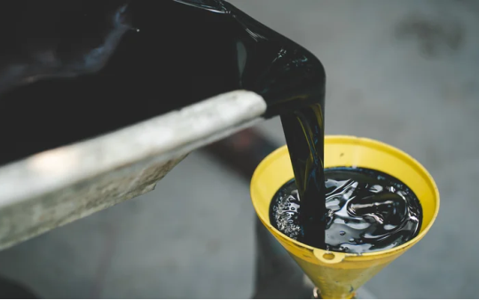 Dầu nhớt đã qua sử dụng được xử lý ra sao?