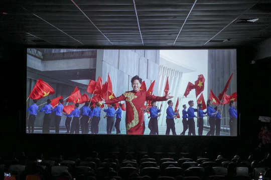 Tùng Dương ra mắt MV ‘Viết tiếp câu chuyện hoà bình’ mừng Quốc khánh 2/9