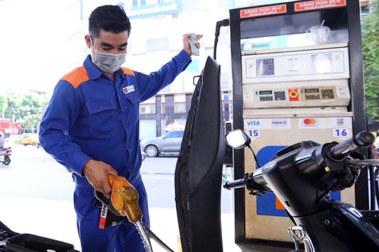 Giá xăng dầu hôm nay 26/8: Giá xăng dầu bật tăng trước lo ngại rủi ro nguồn cung