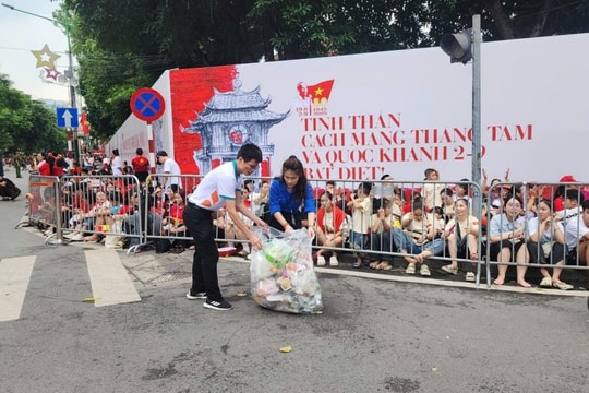 Công an Hà Nội khuyến cáo người dân giữ gìn văn minh khi đi xem diễu binh, diễu hành