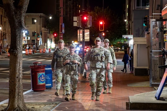 Lực lượng Vệ binh Quốc gia Mỹ tuần tra trấn áp tội phạm tại thủ đô Washington