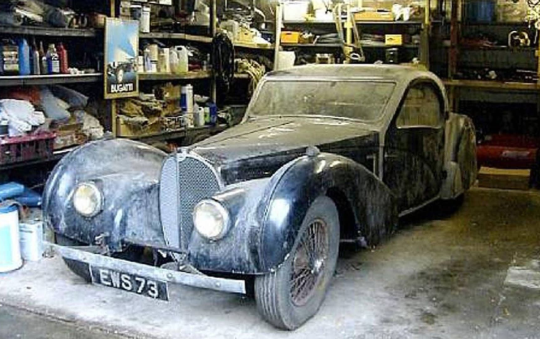 Bugatti trị giá 4 triệu đô được tìm thấy trong nhà kho sau 50 năm