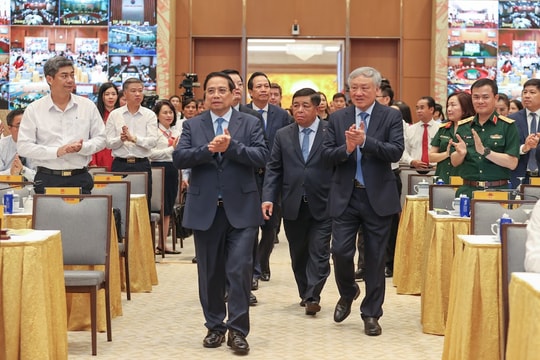 Thủ tướng chủ trì hội nghị tổng kết thi đua xóa nhà tạm, nhà dột nát