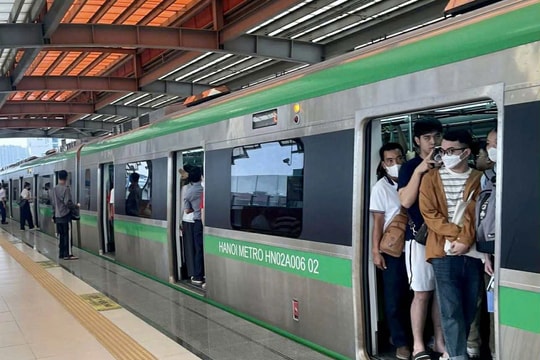 Hành khách đi tàu điện thế nào để thuận tiện trong dịp nghỉ lễ 2/9?