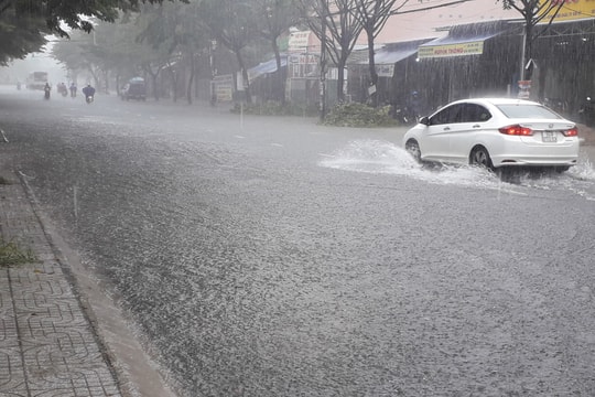 44 điểm tắc đường vì bão số 5, giao thông đang được khắc phục khẩn trương