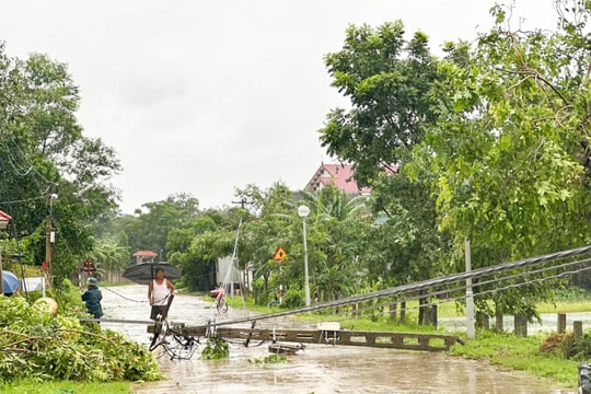 Khắc phục hậu quả bão số 5, tập trung ứng phó với bão số 6