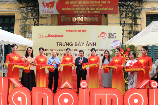 Báo Hànộimới tổ chức trưng bày ảnh 'Viết tiếp những trang sử hào hùng'