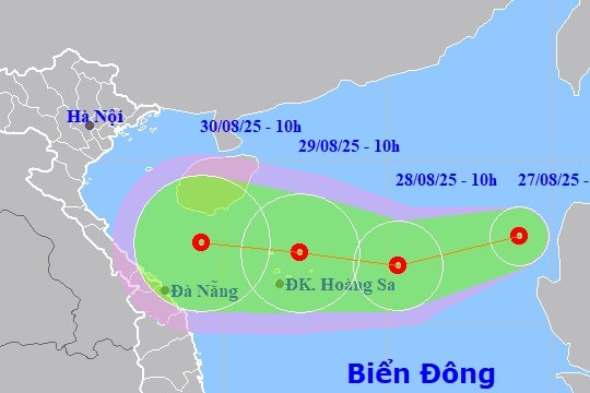 Áp thấp nhiệt đới xuất hiện trên Biển Đông, hướng về Hoàng Sa