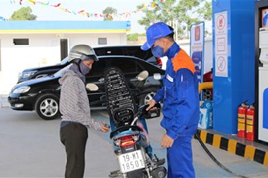 Giá xăng tăng lần thứ 2 liên tiếp