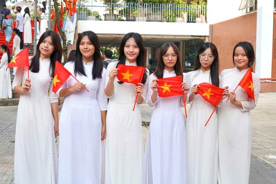 Hà Nội thiếu trường THPT công lập, áp lực tuyển sinh tăng cao