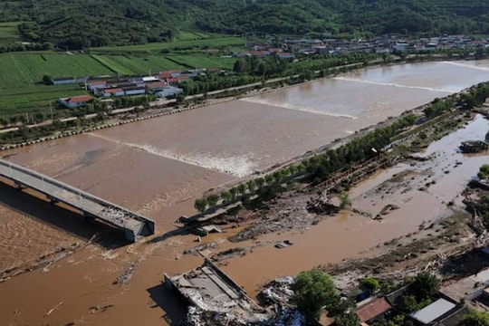 Lũ lụt lớn ở Trung Quốc gây thiệt hại đường bộ lên đến 2,2 tỷ USD