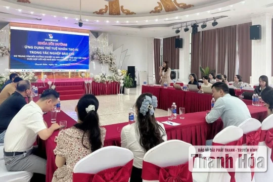 Thanh Hóa: Phóng viên học cách làm chủ công nghệ để thích ứng với báo chí hiện đại