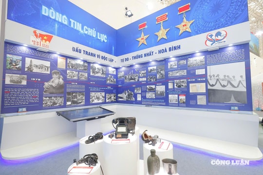 Ấn tượng gian trưng bày TTXVN: Nơi dòng tin kể câu chuyện lịch sử