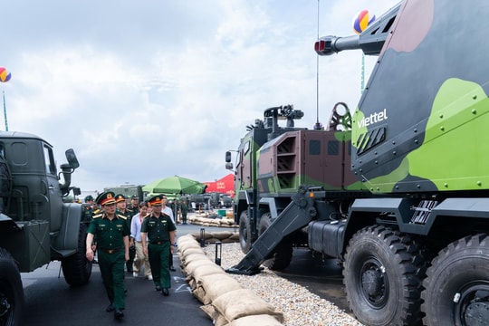 Nhiều khí tài công nghệ cao được Vietel trình diễn tại triển lãm lớn nhất từ trước tới nay