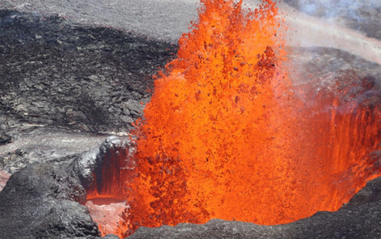 Núi lửa đang âm thầm hút vàng từ mỏ lớn nhất thế giới