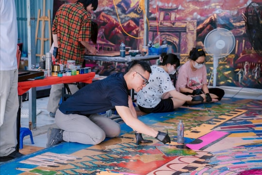 Hoạ sỹ Chu Nhật Quang: Lan toả tình yêu với đất nước qua những bức tranh sơn mài