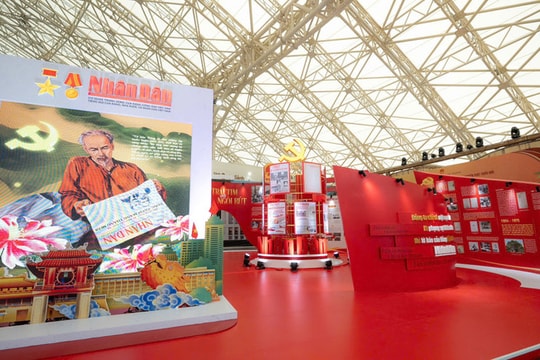 Triển lãm Thành tựu đất nước: Báo Nhân Dân gây ấn tượng mạnh với không gian nghệ thuật - chính luận