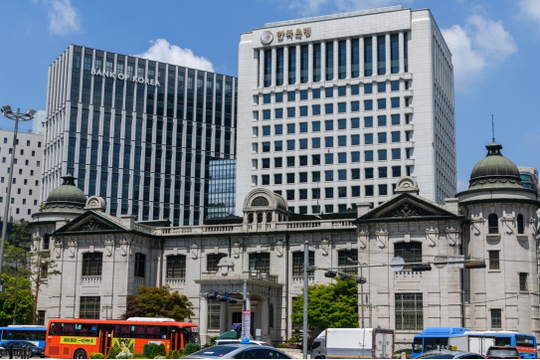 Ngân hàng Hàn Quốc cảnh báo cú sốc kinh tế lớn sắp tới dù đã có thỏa thuận thương mại với Mỹ