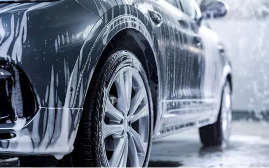 Nguy hiểm tiềm ẩn từ dịch vụ rửa xe mà ít người để ý
