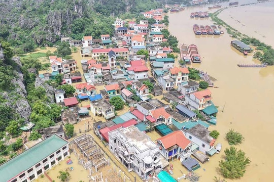 Ninh Bình: 3.000 người dân sinh sống ở thôn Kênh Gà bị cô lập do nước lũ dâng cao