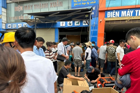 Đổ xô mua máy phát điện hậu bão, giá tăng vẫn “cháy hàng”