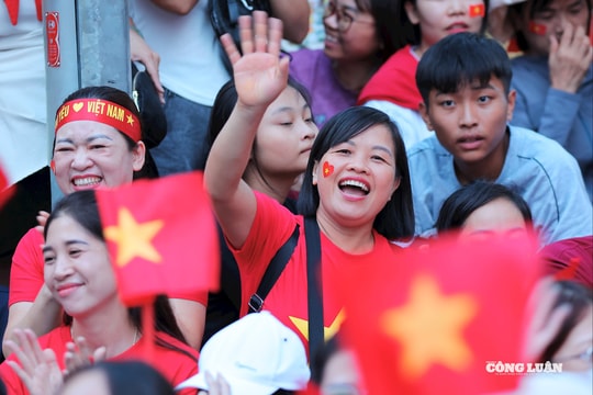 Rạng rỡ niềm tự hào dân tộc trong mỗi người dân khi chờ đón buổi tổng duyệt diễu binh, diễu hành