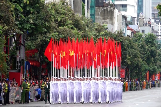Hàng vạn người dân hoà chung niềm tự hào, xúc động trong buổi tổng duyệt A80