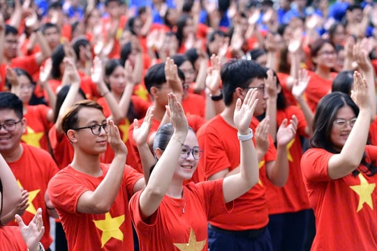 Giai điệu tháng Chín với những 'nốt nhạc đẹp' của lòng yêu nước