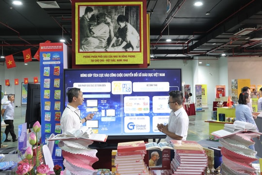 NXB Giáo dục Việt Nam tham gia triển lãm 80 năm thành tựu đất nước