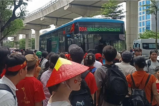 Xe buýt, tàu điện phục vụ tốt buổi Tổng duyệt ngày 30/8/2025