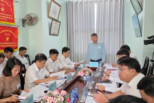 Sáp nhập hành chính, giáo viên bị ‘treo’ lương 2 tháng