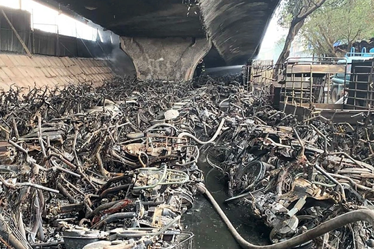 Kiểm tra an toàn, kết cấu cầu Vĩnh Tuy sau vụ cháy bãi xe