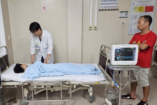 Phẫu thuật cắt ruột thừa kịp thời, cứu sống bé trai 10 tuổi nguy kịch khi đang chờ xem diễu binh