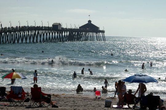 Người dân Mỹ có thể không được tắm biển dịp Lễ Lao động vì ô nhiễm