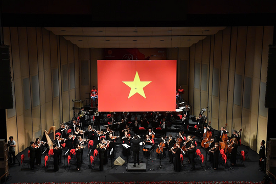 Hoà nhạc quốc gia 'Điều còn mãi' 2025 - Giai điệu bất tử của tình yêu Tổ quốc