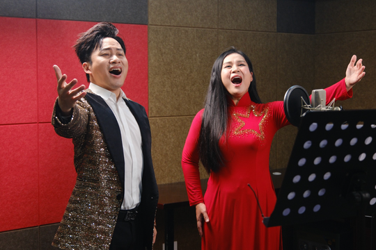 Ca sĩ Tùng Dương ra mắt dự án " Việt Nam ơi, cùng bước tới vinh quang"