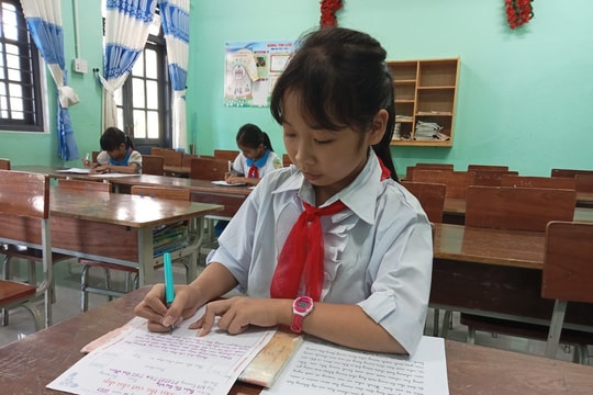 Những mái trường tiền tỷ mở cánh cửa tri thức cho học trò vùng biên Đà Nẵng