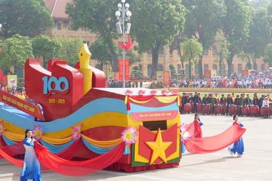 Khối Báo chí Cách mạng Việt Nam và những bước chân thiêng liêng trên Quảng trường Ba Đình