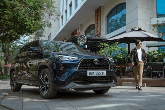 Sản lượng bán hàng ô tô Toyota bất ngờ quay đầu sụt giảm