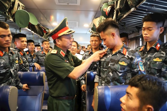 Bộ Quốc phòng tiễn đoàn diễu binh, diễu hành A80 trở về đơn vị công tác