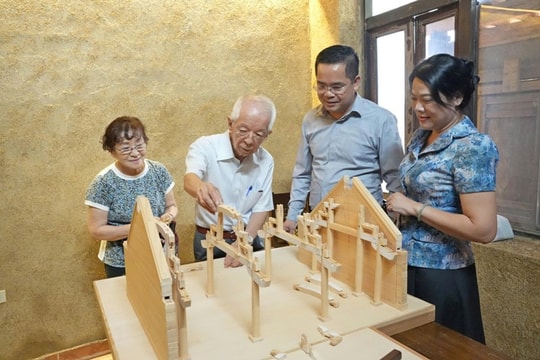 Chuyên gia Nhật Bản tặng TP Hà Nội mô hình phục dựng chùa Ón