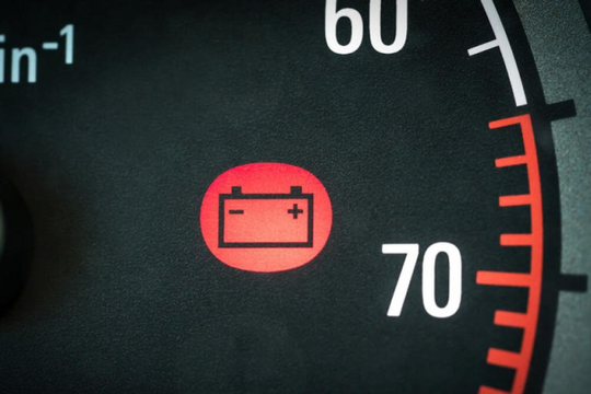 5 dấu hiệu cho thấy bạn sắp phải thay bình ắc quy ô tô