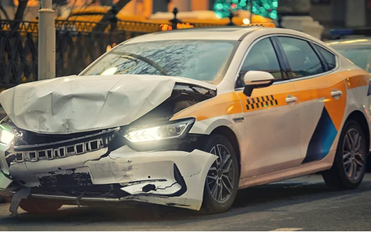 Tìm hiểu vùng biến dạng trên xe giúp giảm lực va chạm và bảo vệ người ngồi bên trong
