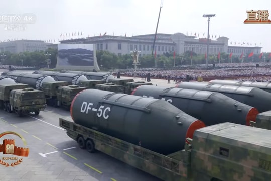 Tên lửa liên lục địa mới DF-5C của Trung Quốc tại lễ duyệt binh mạnh cỡ nào?