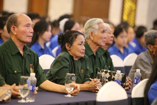 Từ 1/12, Bộ Nội vụ đề xuất tăng gấp đôi mức trợ cấp cho thanh niên xung phong