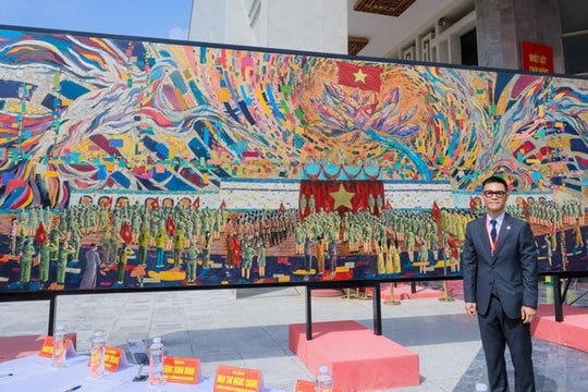 Bức tranh sơn mài 'Bác Hồ đọc Tuyên ngôn Độc lập' xác lập kỷ lục Guinness thế giới