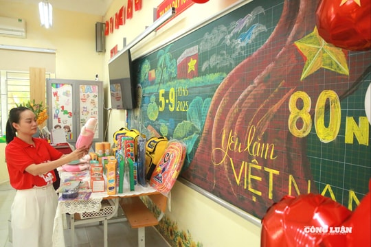 Hà Nội rộn ràng không khí chuẩn bị cho lễ khai giảng năm học mới