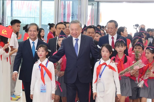 Kỷ niệm 80 năm truyền thống ngành Giáo dục: Tiếng trống khai giảng vang vọng trên cả nước