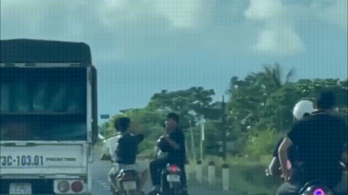 Xử phạt nhóm thanh niên náo loạn quốc lộ trong ngày 2/9